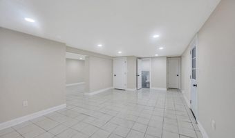 17 Banbury Ct, Amityville, NY 11701