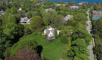 14 Leroy Ave, Newport, RI 02840