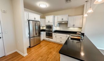 2205 Green Hills Dr 1403, Ames, IA 50014