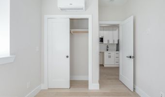 722 KENYON St NW #1, Washington, DC 20010