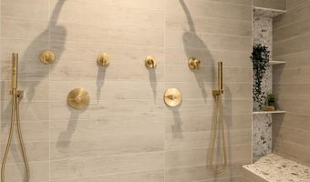 6916 CARMICHAEL Ave, Bethesda, MD 20817