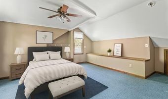 76 9th St, Belford, NJ 07718