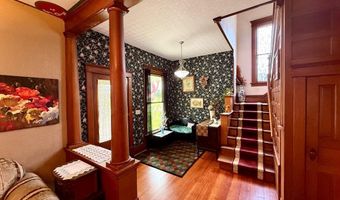 619 Q St, Aurora, NE 68818