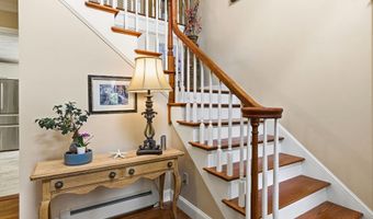 4 Hunters Rd, Bedford, NH 03110