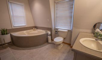 8716 FOUNTAIN GROVE Rd, Amherst, WI 54406