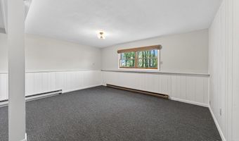 2 Spice Bush Ln, Branford, CT 06405