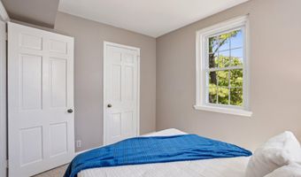 4819 28TH St S B, Arlington, VA 22206