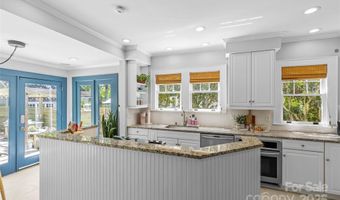 1726 The Plz, Charlotte, NC 28205