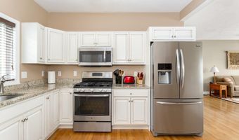 4 Candlelight Ln, Bellingham, MA 02019