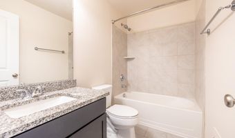 2715 S Spurway Dr, Ann Arbor, MI 48105
