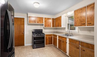 85 Sachem Rd, North Kingstown, RI 02852
