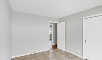 1405 Surrey Ln, Algonquin, IL 60102