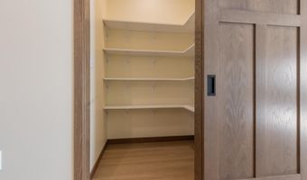 1716 N 18th St, Aberdeen, SD 57401