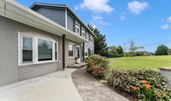 301 LANAFIELD Dr, Boonsboro, MD 21713