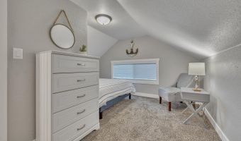 41 Dewey St, Arnolds Park, IA 51331