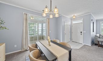 5939 Naughten Pond Dr, Columbus, OH 43213
