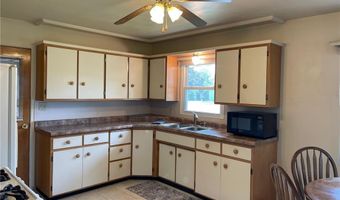 1805 10th Pl NE, Austin, MN 55912