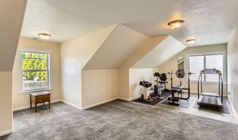 20820 YOSEMITE St, Aurora, OR 97002