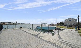 314 Ocean Ave, Amityville, NY 11701