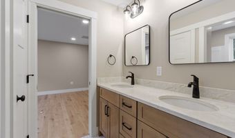 385 Green Rd, Bolton, MA 01740