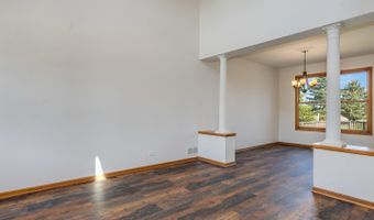 521 Ridgewood Dr, Antioch, IL 60002