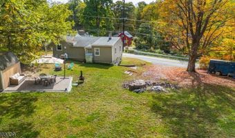 25 Lake Pochung Rd, Alloway, NJ 07461
