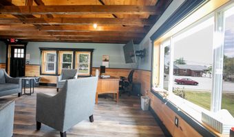 875 Hammond St, Bangor, ME 04401