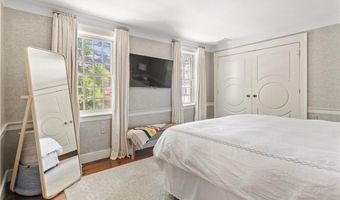 35 Second St, Newport, RI 02840
