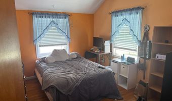 202 W 39TH St, Reading, PA 19606