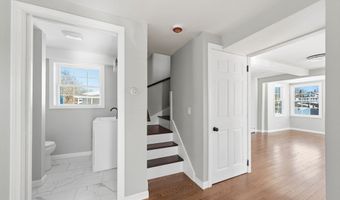 11 Boylston St, Acushnet, MA 02743