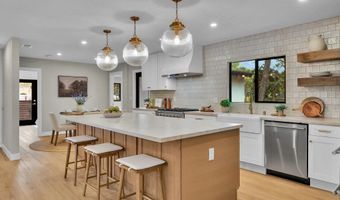 4360 Helix Canyon Dr, La Mesa, CA 91941