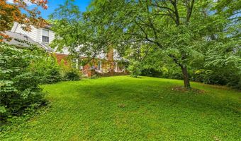 3 Topwood Dr, Ballwin, MO 63011