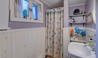 47 Wake Robin Trl, Narragansett, RI 02874