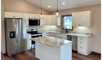 905 24th Ave NW, Austin, MN 55912