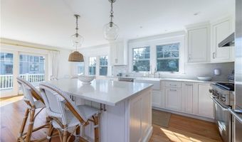 808 W Beach Rd, Charlestown, RI 02813