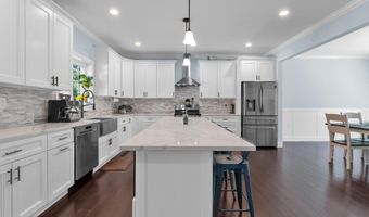 1352 Anchor Ave, Beachwood, NJ 08722
