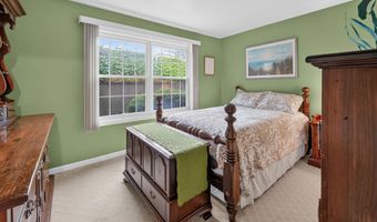 24 Manorwood Dr 24, Branford, CT 06405