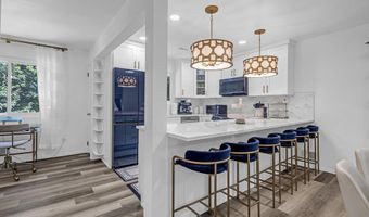 258 Clubhouse Dr, Middletown, NJ 07748