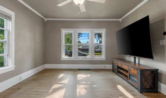 1212 N LEMINWAH St, Appleton, WI 54911