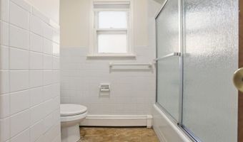 576 Avenue E 2, Bayonne, NJ 07002