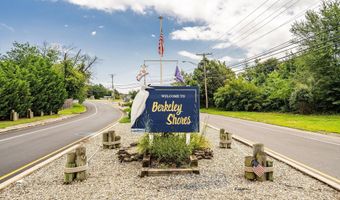61 Archer Ave S, Bayville, NJ 08721