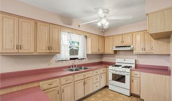 2107 Lynwood Dr, Aliquippa, PA 15001
