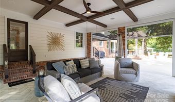 4401 Town And Country Dr, Charlotte, NC 28226