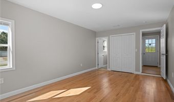 20 Maple Ct, Hopkinton, RI 02804