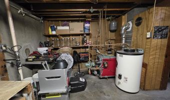 7 Westwood Pkwy, Barre, VT 05641