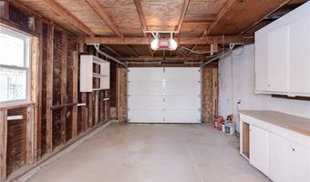 11 Granada Ter, Middletown, RI 02842