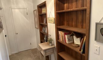 28 Cambridge Ct, Anderson, IN 46012