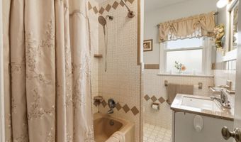 210 Coolidge Ave, Absecon, NJ 08201