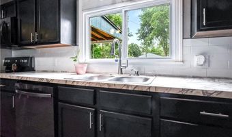 233 W 5th St, Adrian, MO 64720