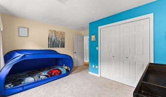 4 Crestwood Dr, Blackstone, MA 01504
